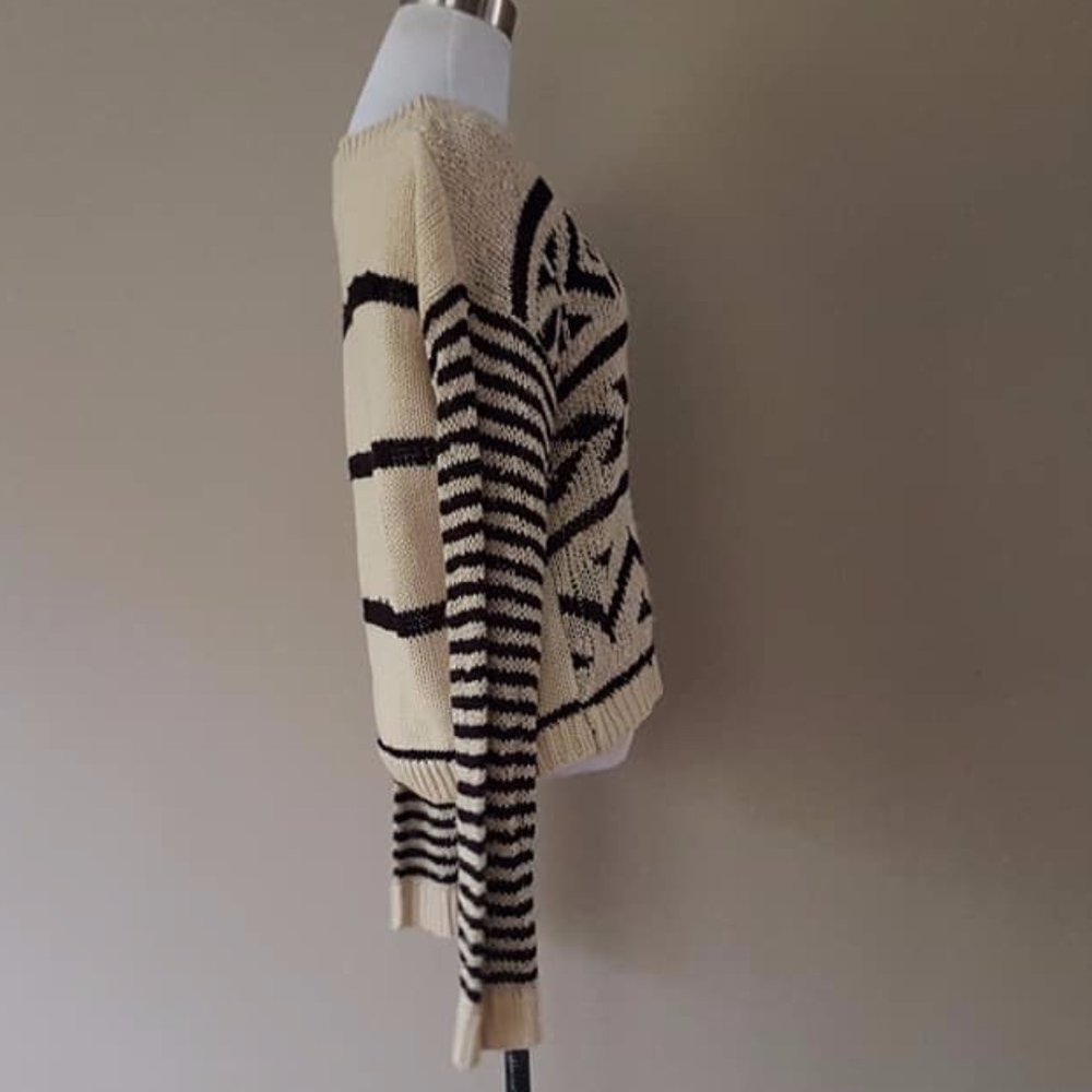 Sweater Pullover Rewind Large Geometric Pattern - image 7